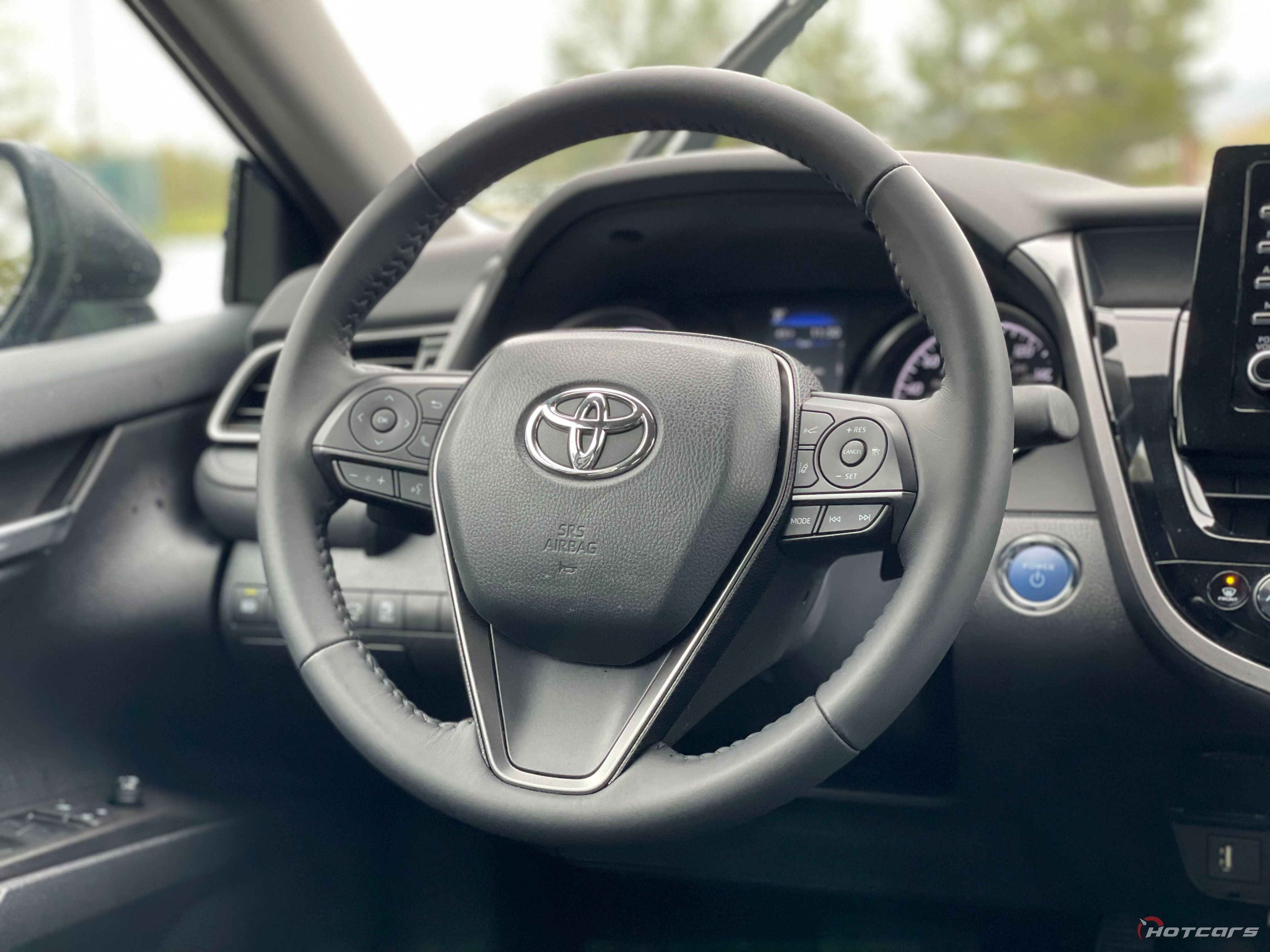 Рулевое колесо Toyota Camry SE Hybrid Nightshade 2023