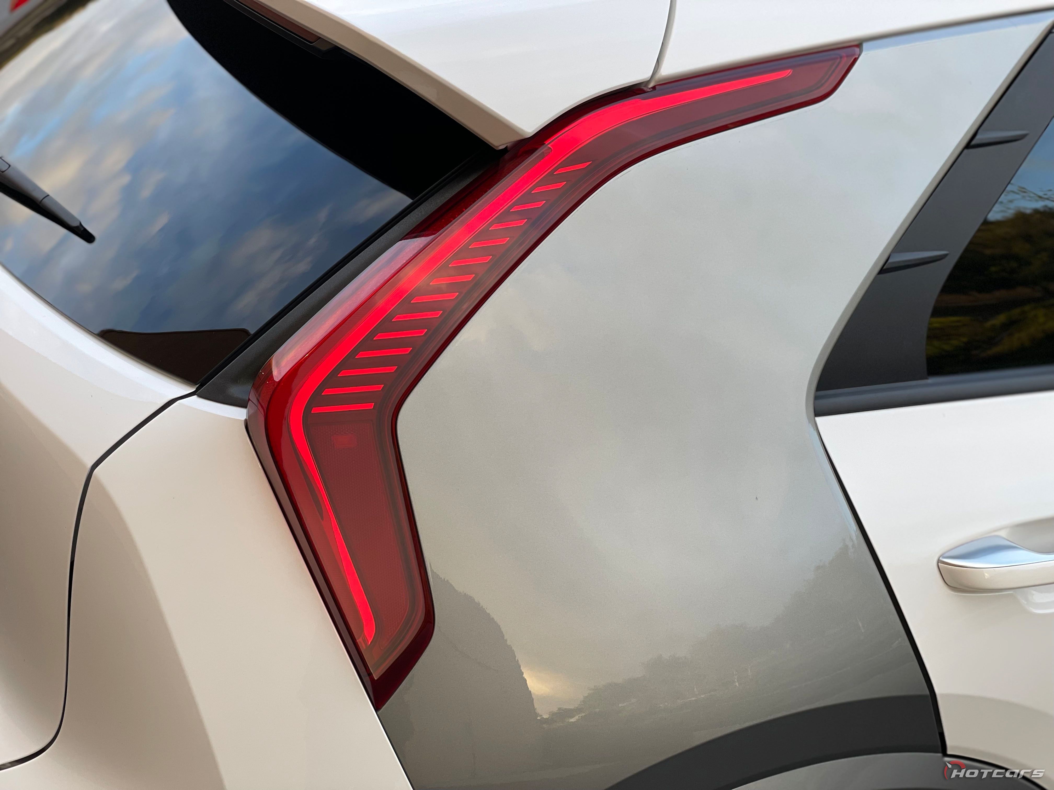 Боковая панель Kia Niro EV Wave 2023