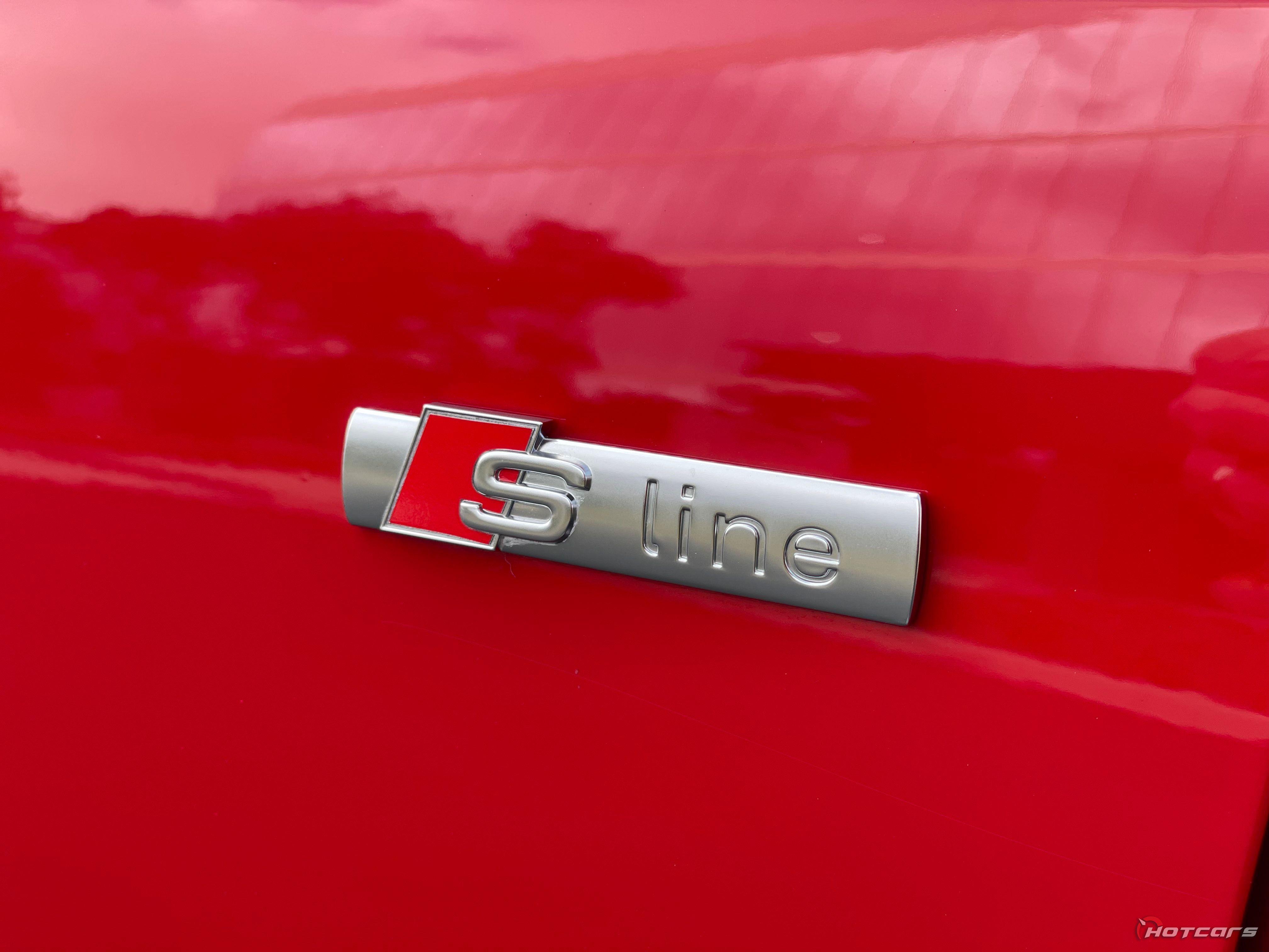 Значок Audi A4 S Line 45 TFSI Quattro 2022