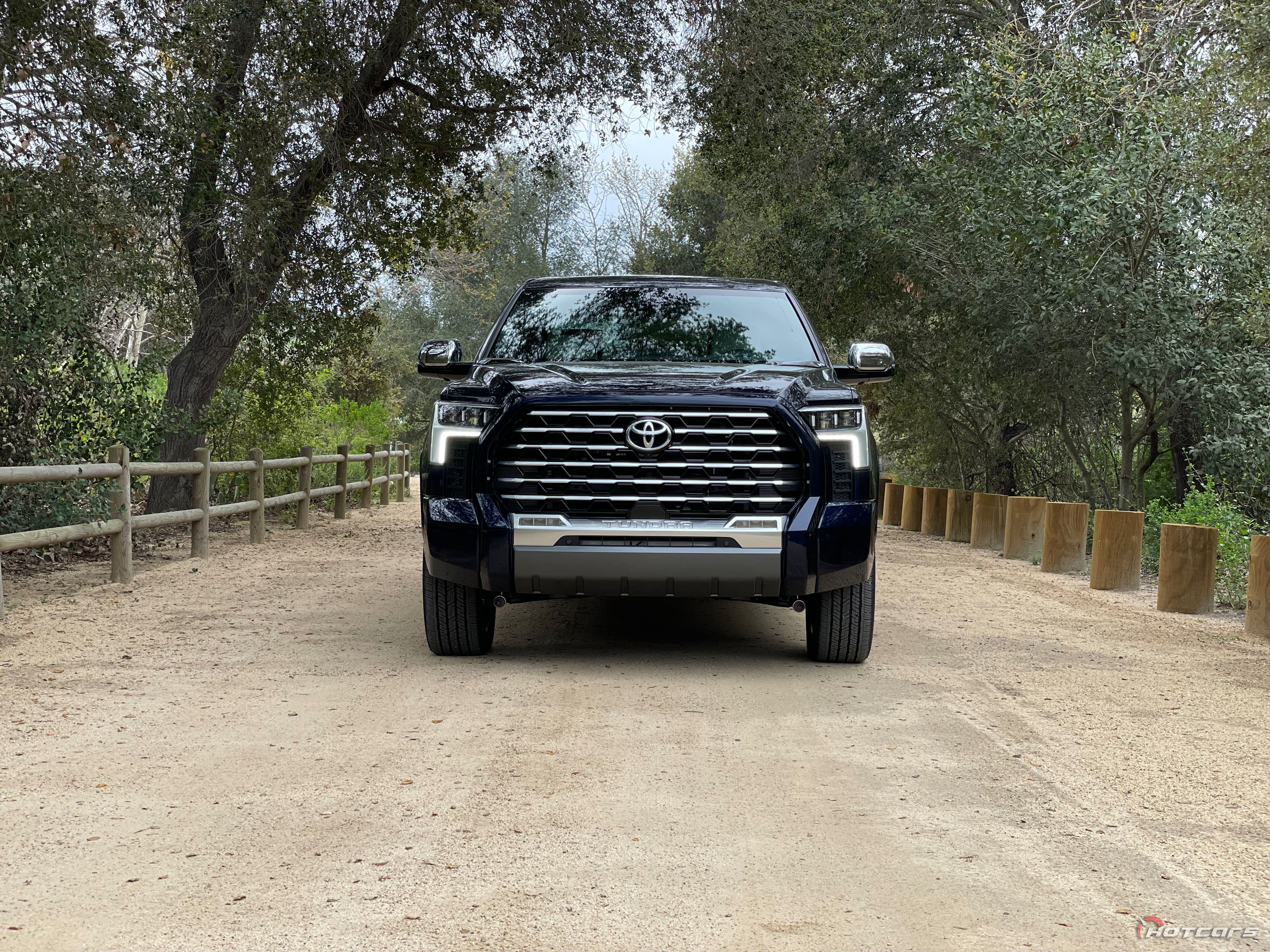 2023 Toyota Tundra Capstone i-Force Max спереди