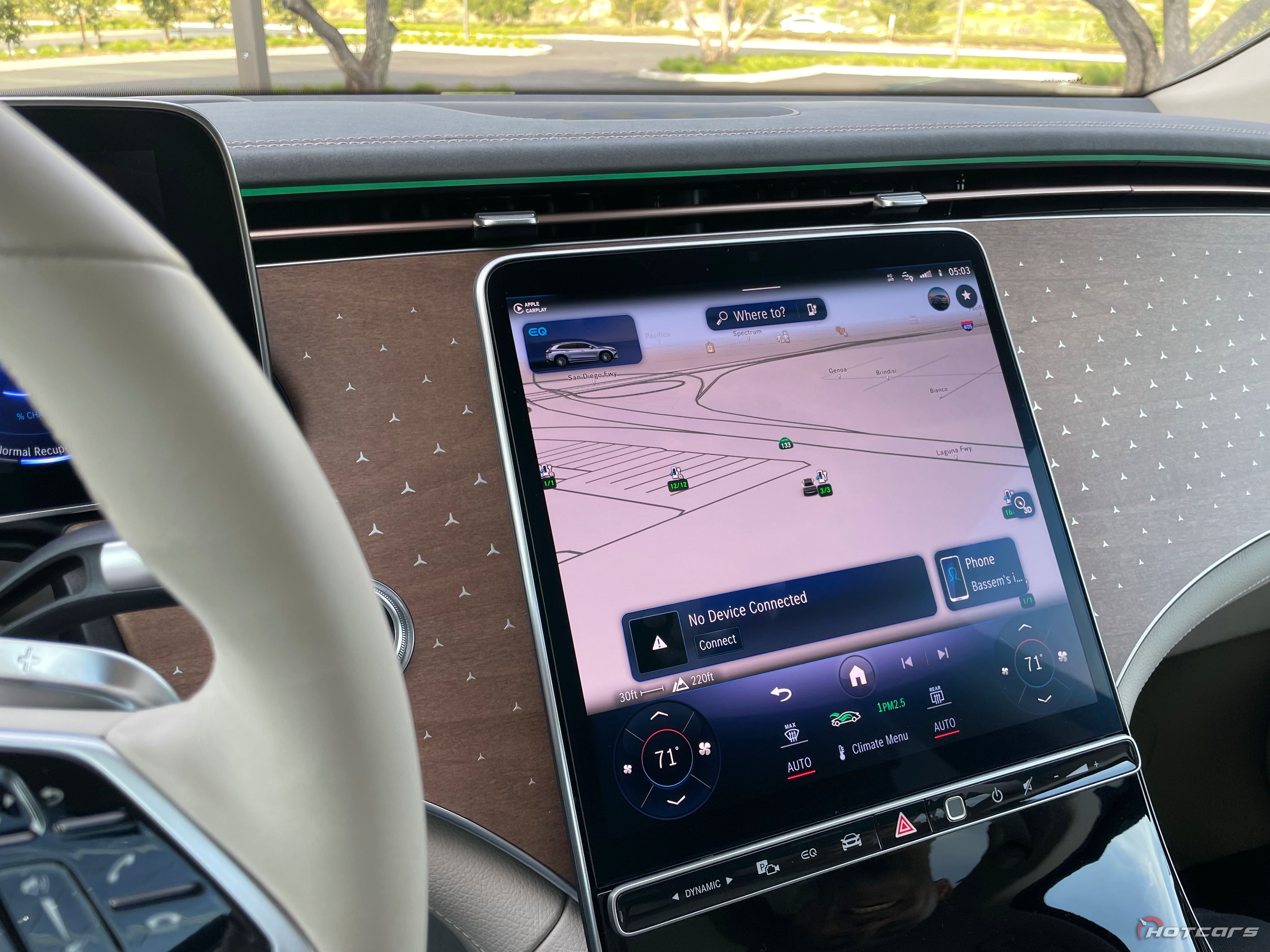 Экран Mercedes-Benz EQS450 4Matic 2023 года