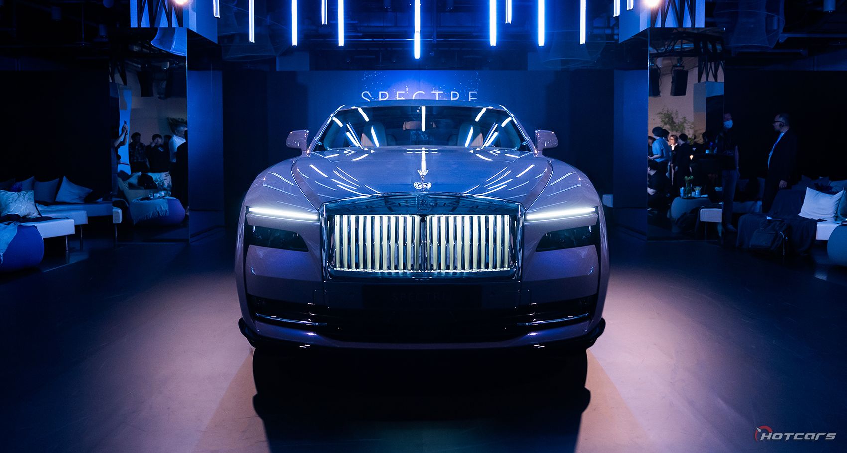 Rolls-Royce Spectre front shot