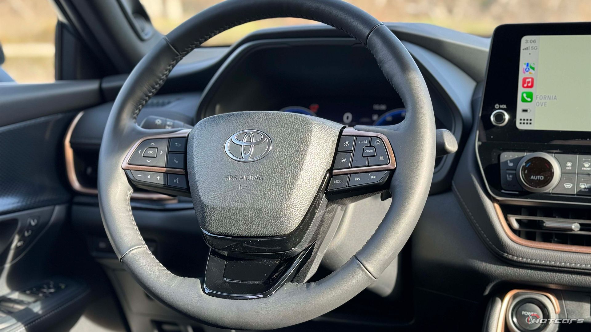 2024-Toyota-Grand-Highlander-Hybrid-Max-Steering-Wheel