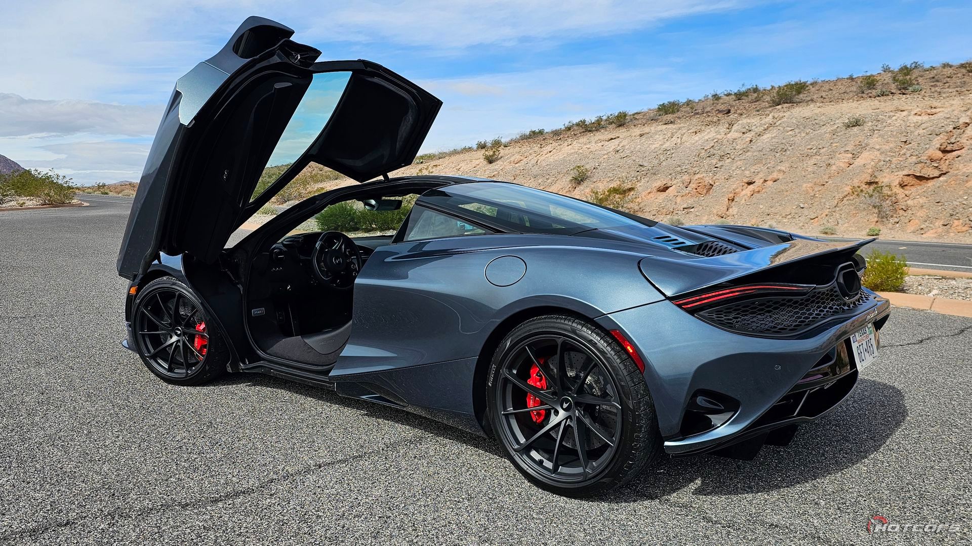 2024 McLaren 750S Coupe traseira 3-4 portas para cima
