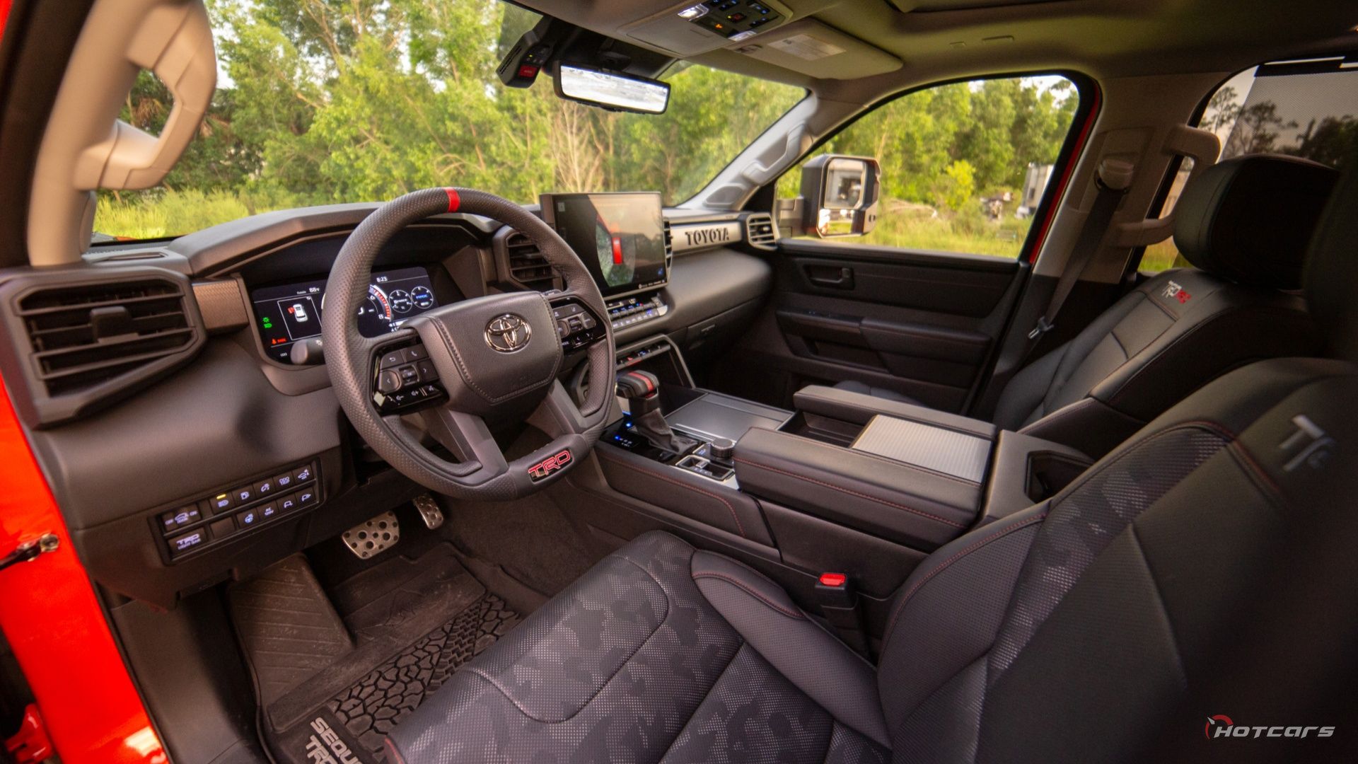 Interior do Toyota Sequoia TRD Pro 2023