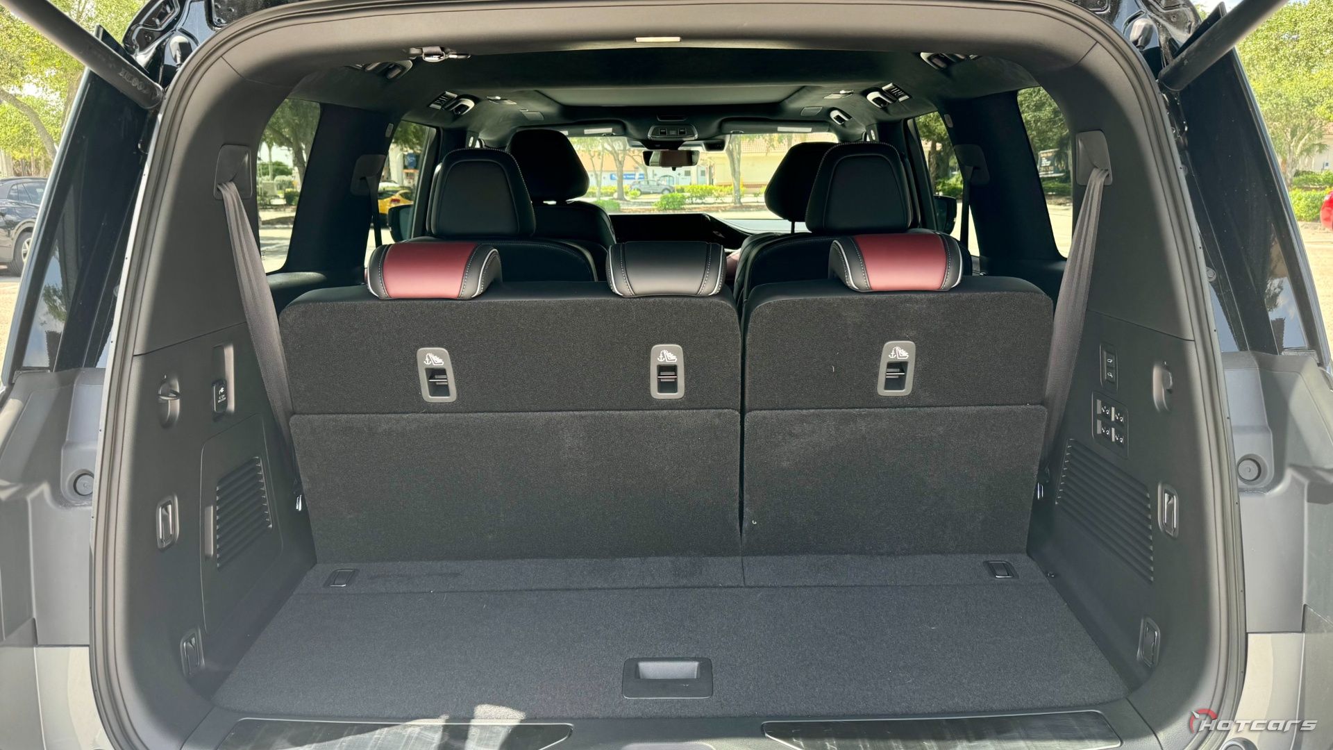 Luggage Area Kit | INFINITI QX80 2025 Luggage Area Kit | INFINITI QX80 2025